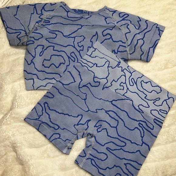 Workout Set - Picture 2 of 4